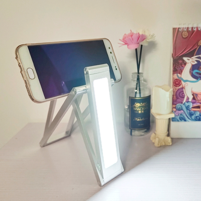 Modern Creative Table Lamp Led Rechargeable Nordic Light Luxury Bedside Reading Working Metal Desk Lamp